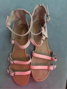 Breckelles Pink Multi-Strap Buckle Girls' Sandals